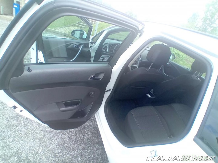 Opel Astra Sports Tourer 2014