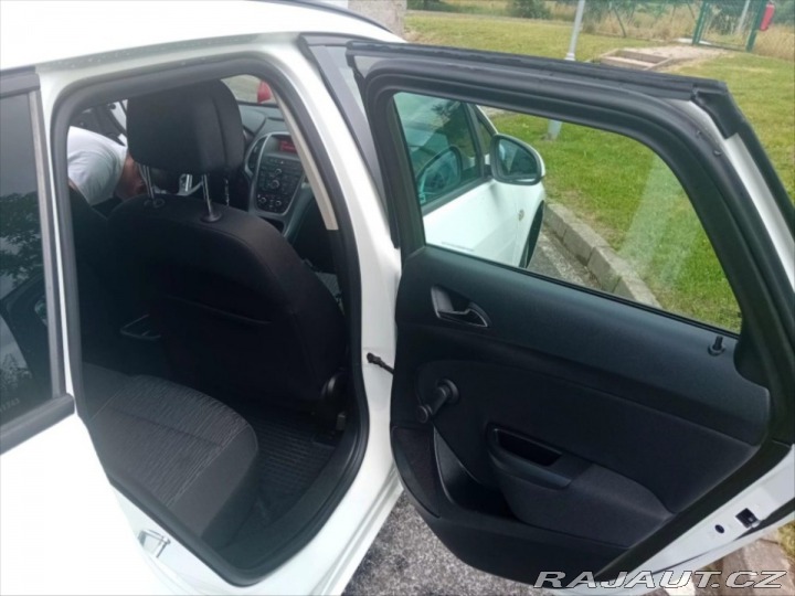Opel Astra Sports Tourer 2014