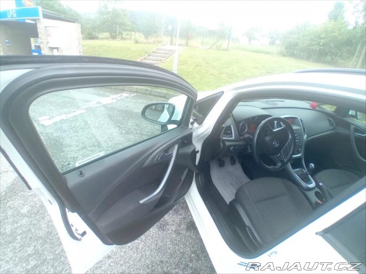 Opel Astra Sports Tourer 2014