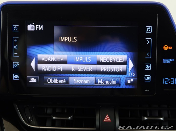 Toyota C-HR 1.8Hybrid,72KW,Navigace,T 2017