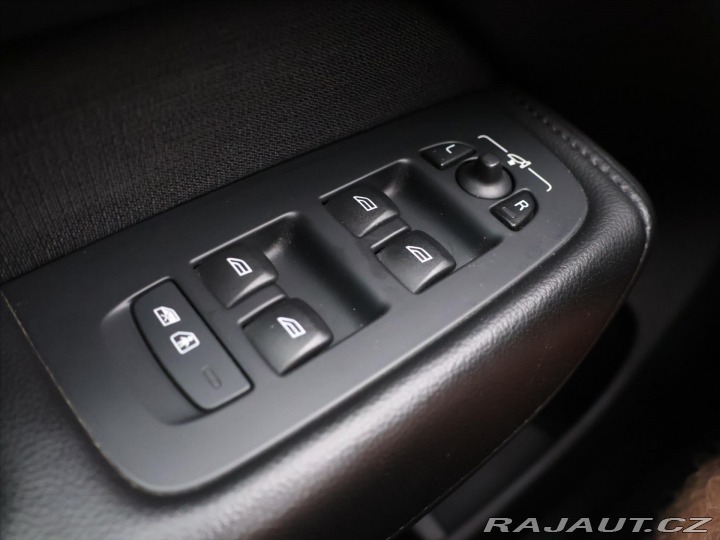 Volvo XC60 2,0 B4 145kW AWD Momentum 2021