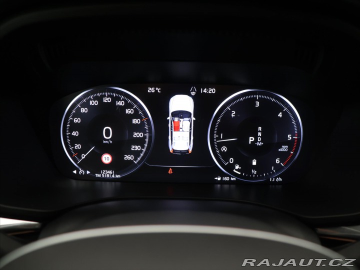 Volvo XC60 2,0 B4 145kW AWD Momentum 2021