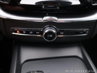 Volvo XC60 2,0 B4 145kW AWD Momentum 2021