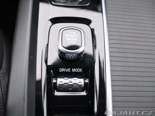 Volvo XC60 2,0 B4 145kW AWD Momentum 2021