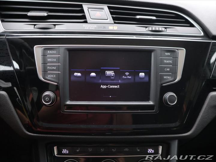 Volkswagen Touran 2,0 TDI 110kW DSG Sound 7 2017