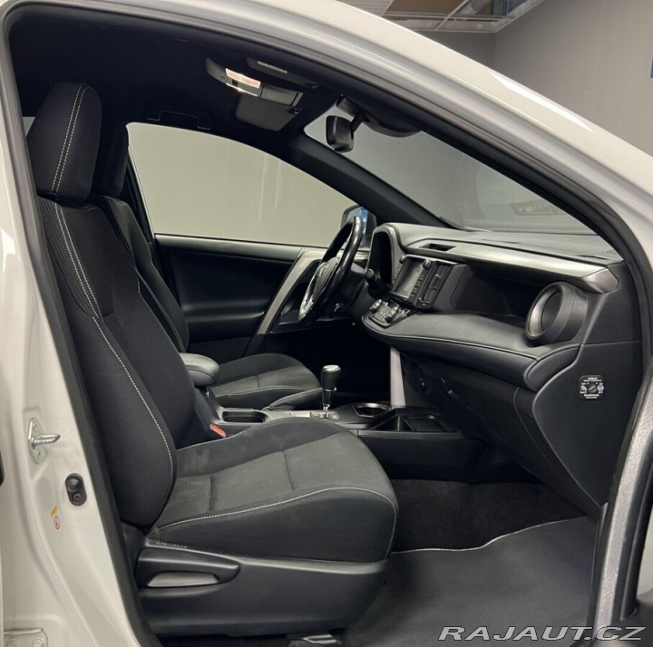 Toyota RAV4 2,5 Hybrid AT AWD Style 2018
