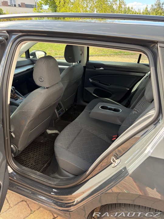 Volkswagen Golf 1,0 TSI 81 kW (110 k) 1800