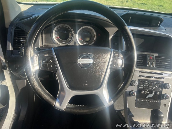 Volvo XC60 2,0 s naftovým motorem 2010