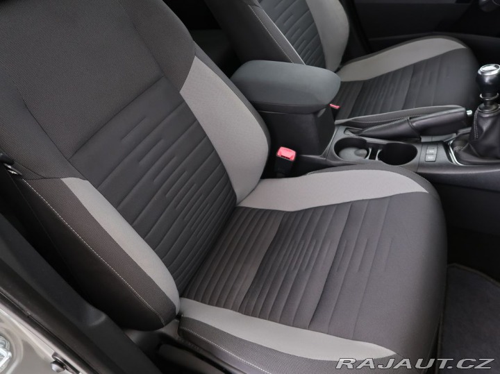 Toyota Auris 1.6D,82KW,Manuál,Touring 2015