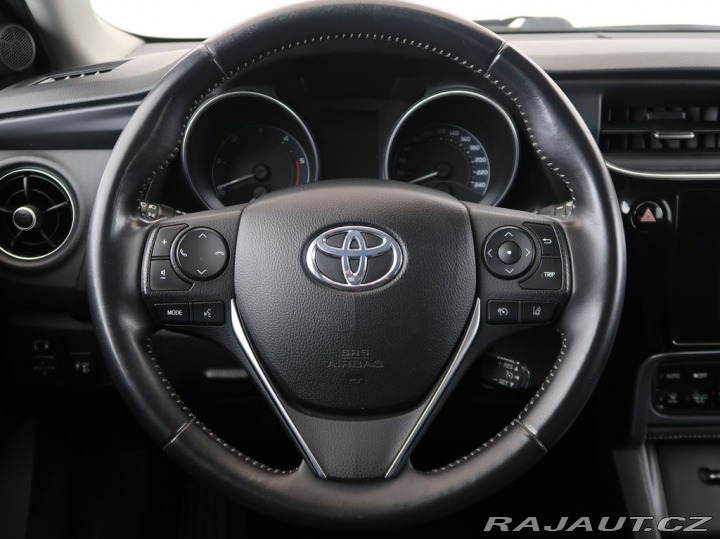 Toyota Auris 1.6D,82KW,Manuál,Touring 2015