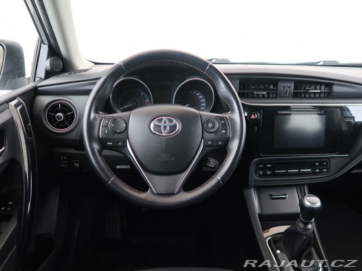 Toyota Auris 1.6D,82KW,Manuál,Touring 2015