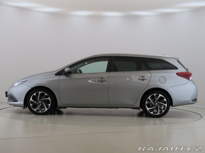 Toyota Auris 1.6D,82KW,Manuál,Touring 2015