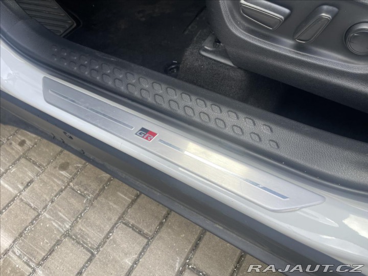 Toyota C-HR 2,0 2,0 Hybrid GR Sport 2022