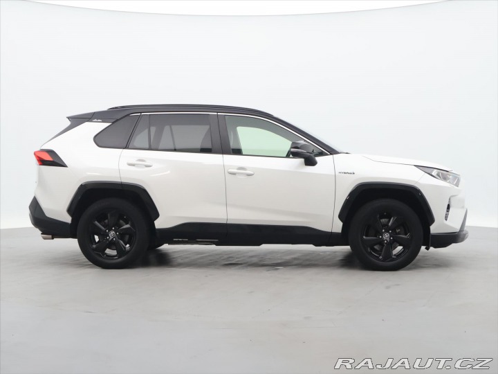 Toyota RAV4 2,5 e-CVT 131kW Selection 2020