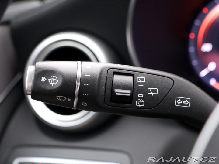 Mercedes-Benz C 2,0 300de 143kW AMG Night 2021