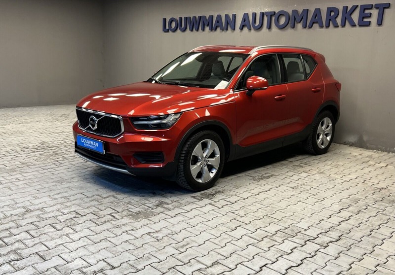 Volvo XC40 D3 AT AWD Momentum