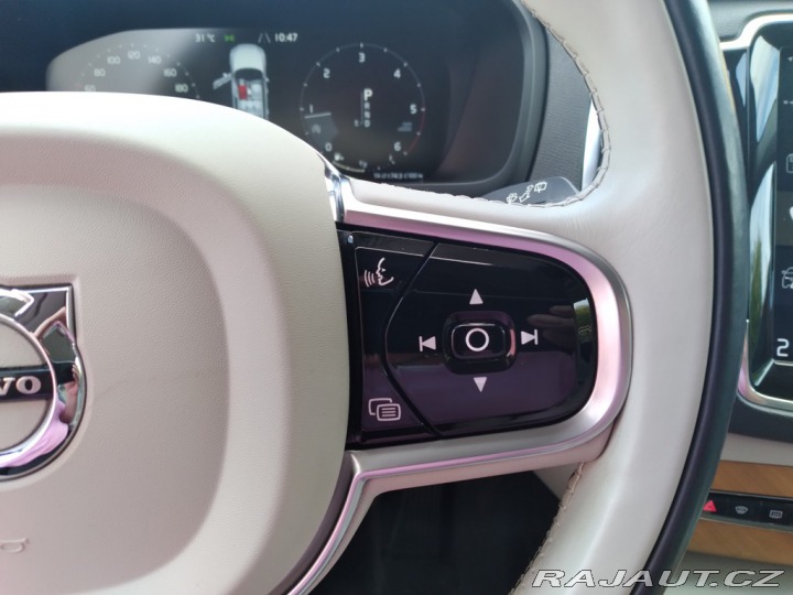 Volvo XC90 D5 AWD INSCRIPTION 7 MÍST 2018