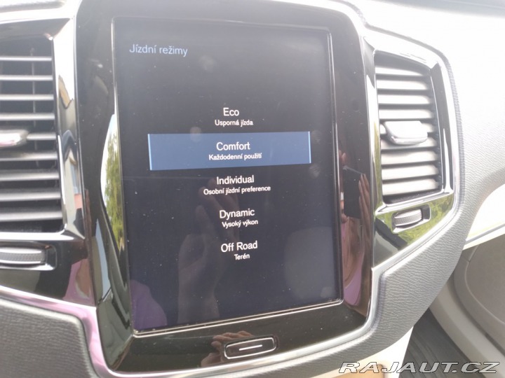 Volvo XC90 D5 AWD INSCRIPTION 7 MÍST 2018