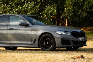BMW 5 540xD M-Sport|2x sada kol 2021