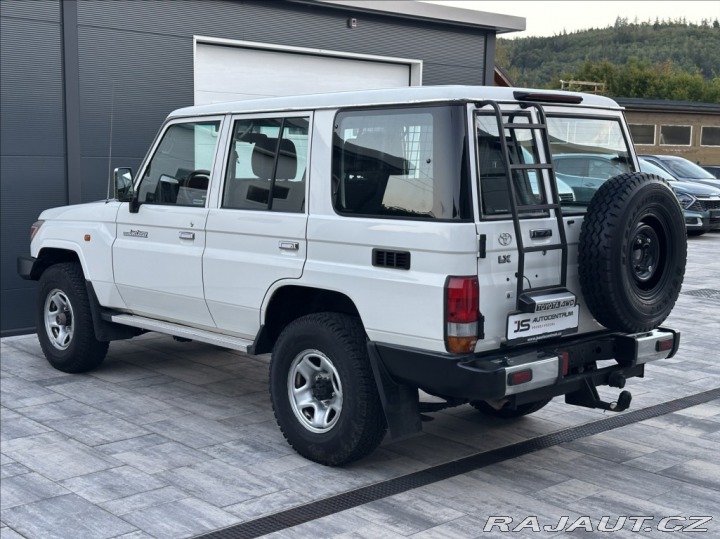 Toyota Land Cruiser 4,2 D 130PS HZJ76 LX 4x4 2013
