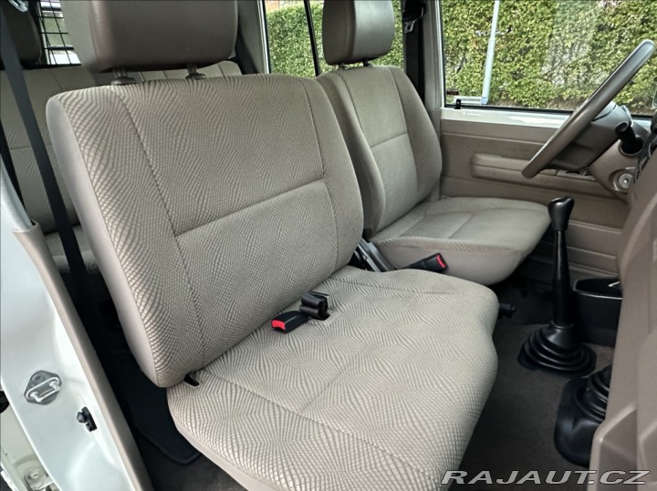 Toyota Land Cruiser 4,2 D 130PS HZJ76 LX 4x4 2013