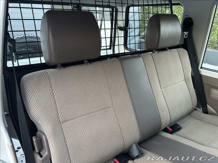 Toyota Land Cruiser 4,2 D 130PS HZJ76 LX 4x4 2013