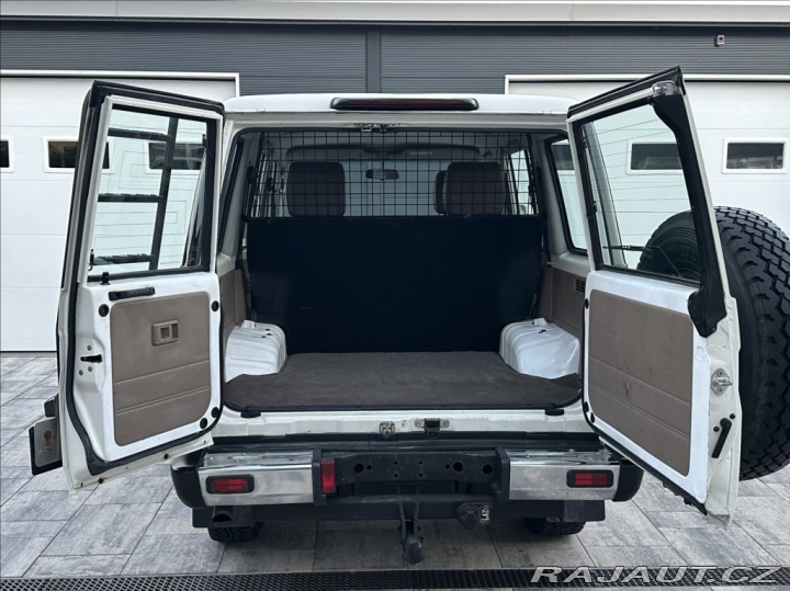 Toyota Land Cruiser 4,2 D 130PS HZJ76 LX 4x4 2013