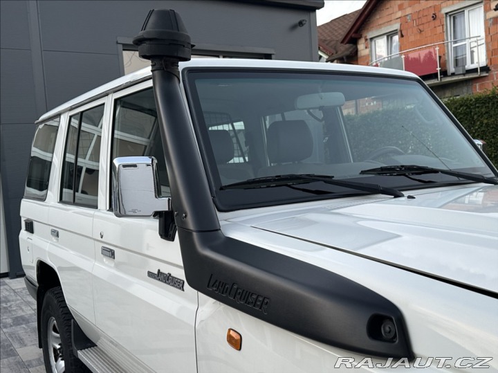Toyota Land Cruiser 4,2 D 130PS HZJ76 LX 4x4 2013