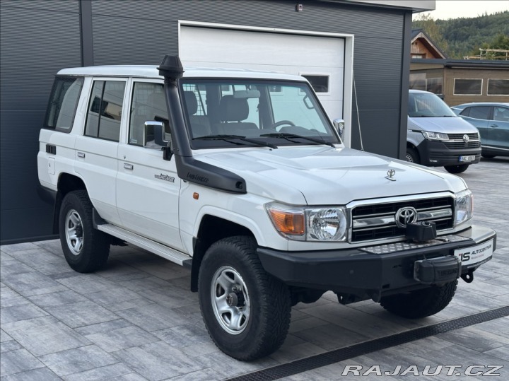 Toyota Land Cruiser 4,2 D 130PS HZJ76 LX 4x4 2013