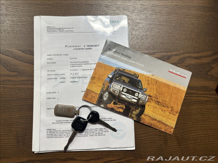 Toyota Land Cruiser 4,2 D 130PS HZJ76 LX 4x4 2013