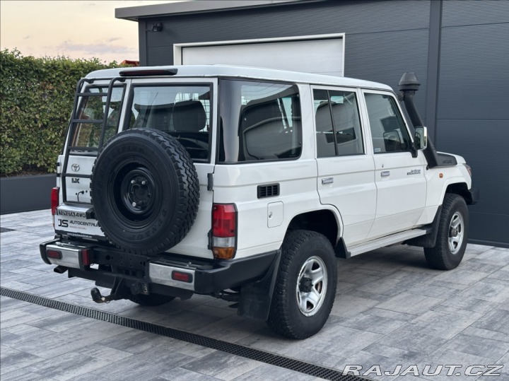 Toyota Land Cruiser 4,2 D 130PS HZJ76 LX 4x4 2013