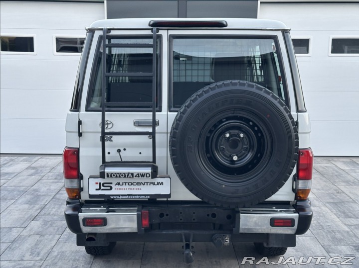 Toyota Land Cruiser 4,2 D 130PS HZJ76 LX 4x4 2013