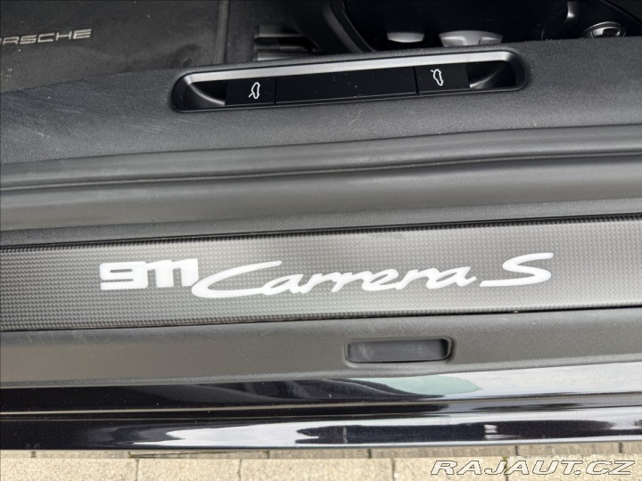 Porsche 911 992 Carrera S Sport chron 2019