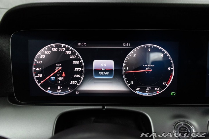 Mercedes-Benz E E 220d AVANTGARDE*DPH*ČR* 2021