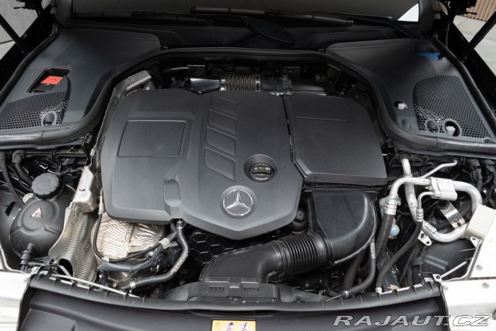 Mercedes-Benz E E 220d AVANTGARDE*DPH*ČR* 2021