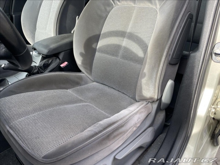 Peugeot 407 2,0 Hdi 100kw ESP Tempoma 2005