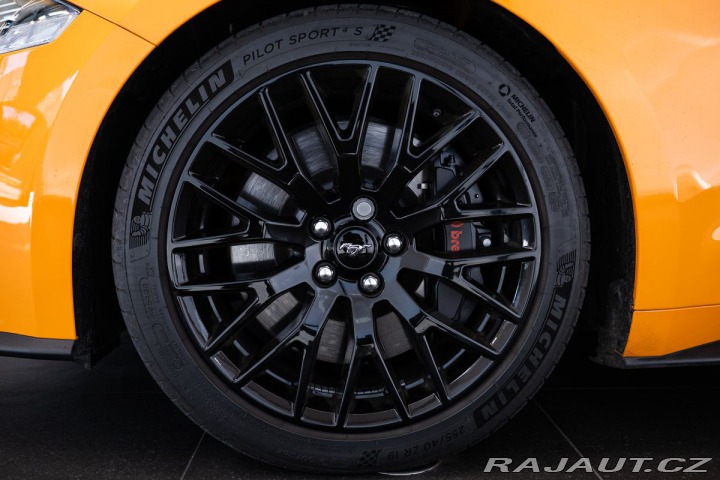 Ford Mustang 5.0 V8 GT Fastback 1.maji 2018
