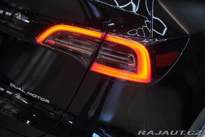 Tesla Model Y DualMotor LongRange 378k 2023