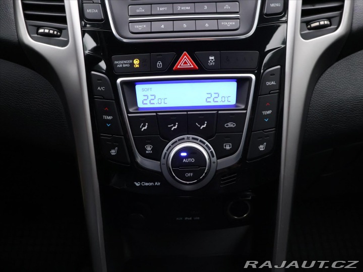 Hyundai i30 1,6 CRDi 81kW Trikolor 2013
