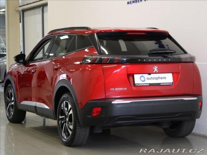 Peugeot 2008 0,1 100kW e-Allure 1.maj. 2022