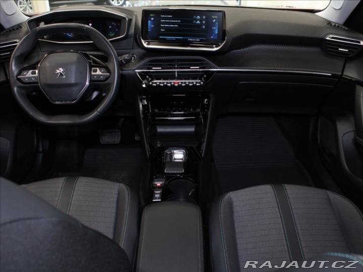 Peugeot 2008 0,1 100kW e-Allure 1.maj. 2022