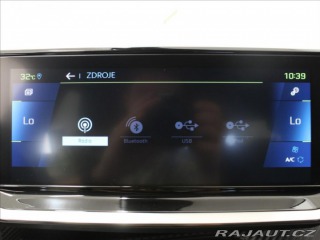 Peugeot 2008 0,1 100kW e-Allure 1.maj. 2022