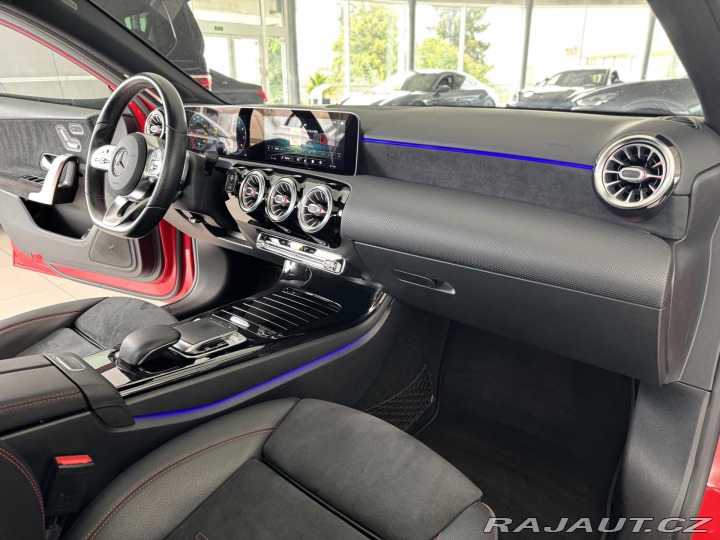 Mercedes-Benz A 200 AMG AUT*Panorama*Dist 2020