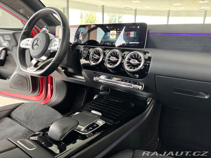 Mercedes-Benz A 200 AMG AUT*Panorama*Dist 2020