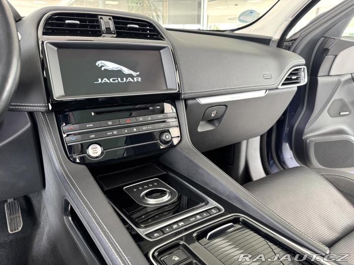 Jaguar F-Pace 30d S*AWD*Max.Výb*REZERVA 2017