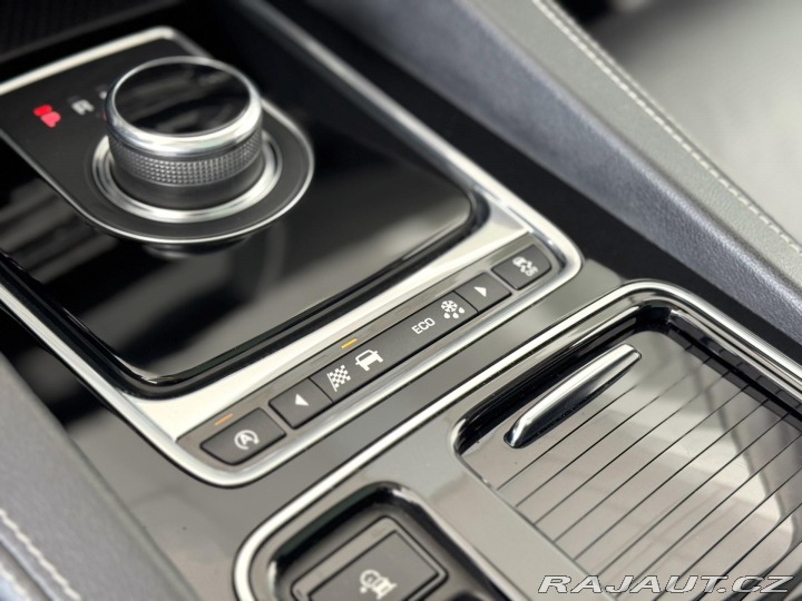 Jaguar F-Pace 30d S*AWD*Max.Výb*REZERVA 2017