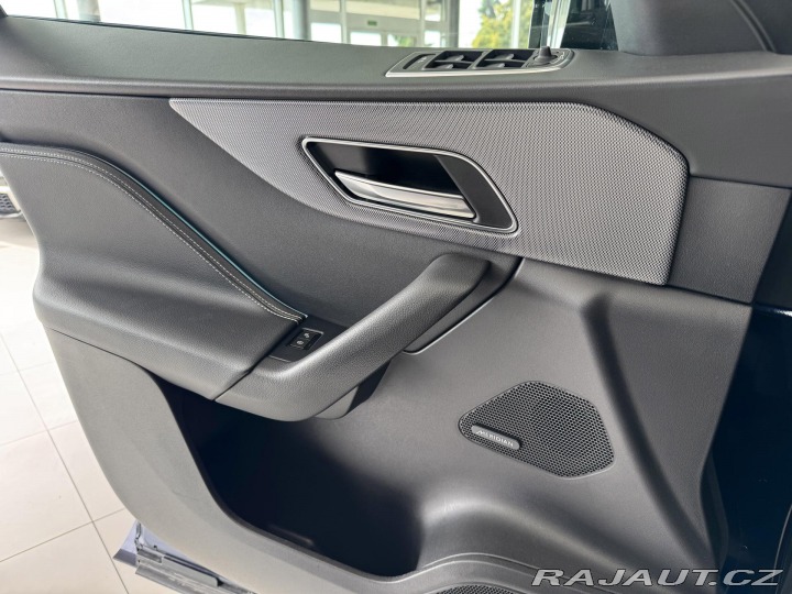 Jaguar F-Pace 30d S*AWD*Max.Výb*REZERVA 2017