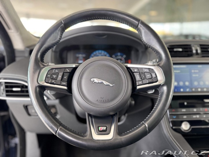 Jaguar F-Pace 30d S*AWD*Max.Výb*Webasto 2017