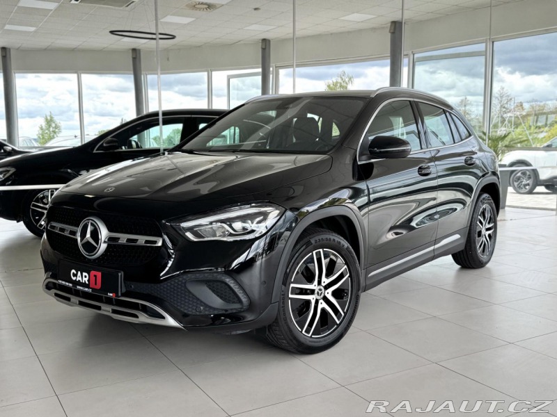 Mercedes-Benz GLA 200d AUT*Distronic*Tažné*