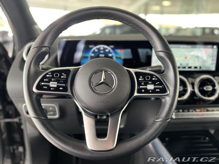 Mercedes-Benz GLA 200d AUT*Distronic*Tažné* 2022